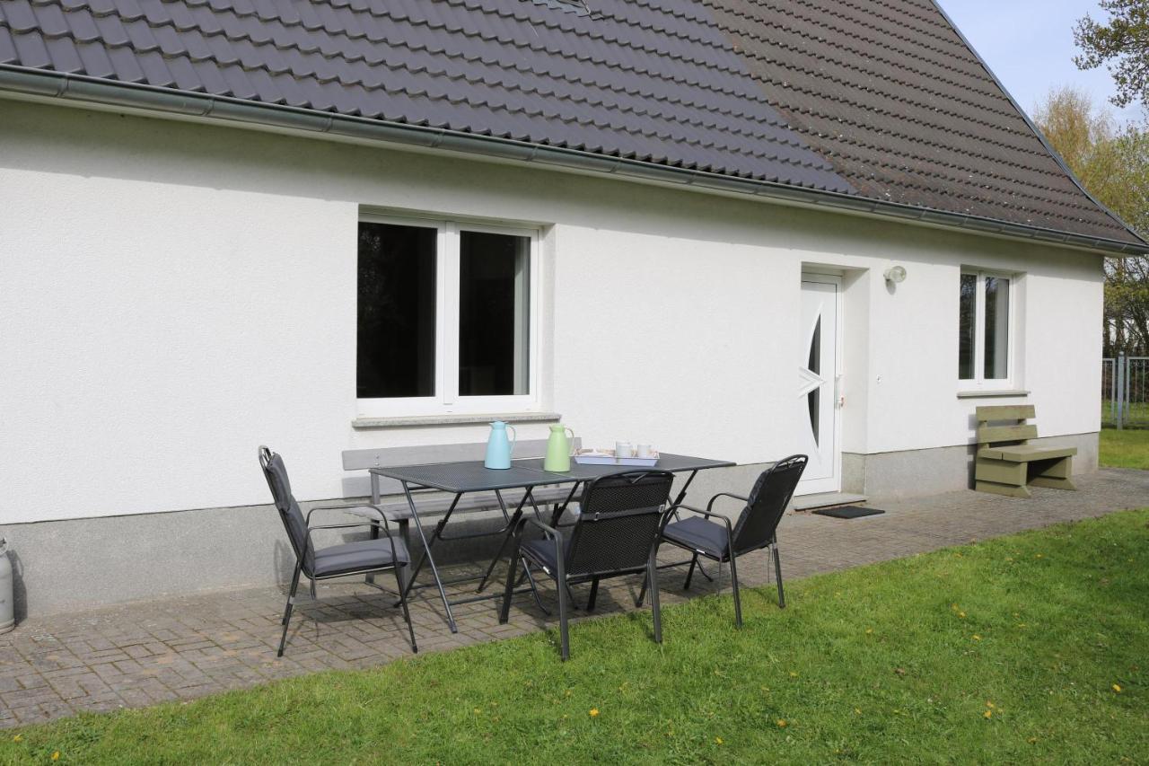 Kleines Haus Am Feld Vila Rehna Exterior foto
